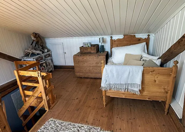 4 Star In * Grimstad (Aust-Agder)