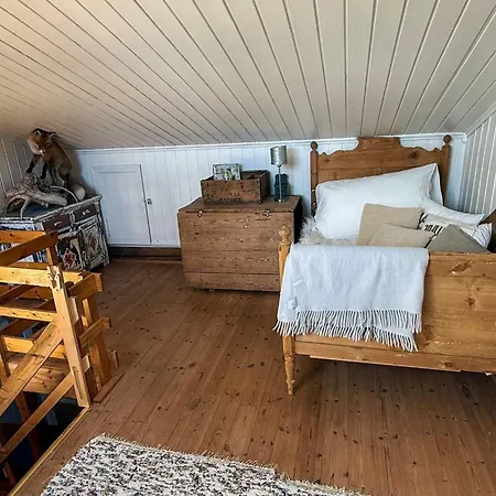 4 Star In * Grimstad (Aust-Agder)